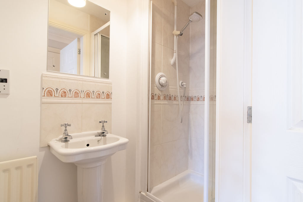 Shower Room / WC- click for photo gallery